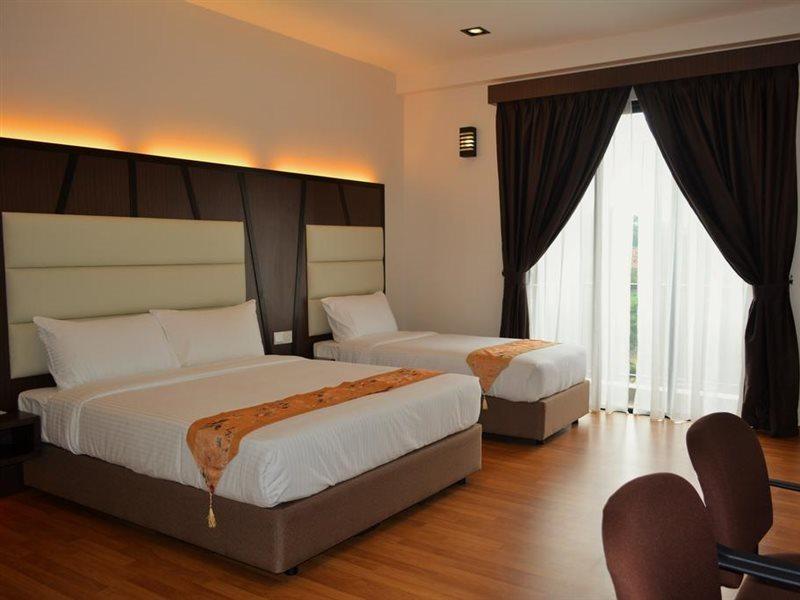 Hotel Grand Baron Taiping Extérieur photo