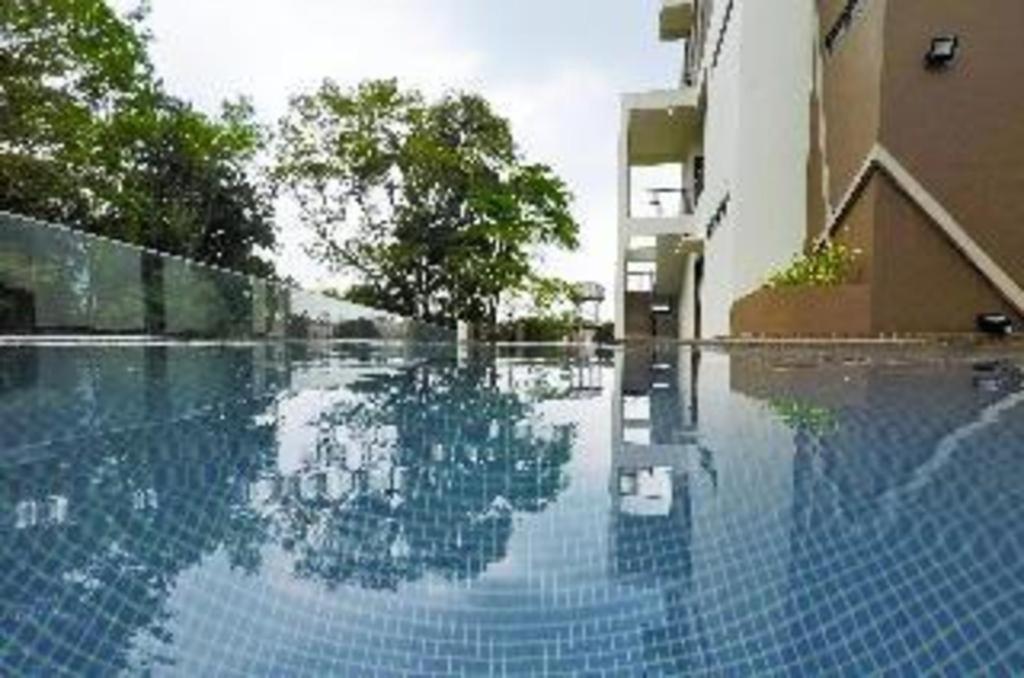 Hotel Grand Baron Taiping Extérieur photo