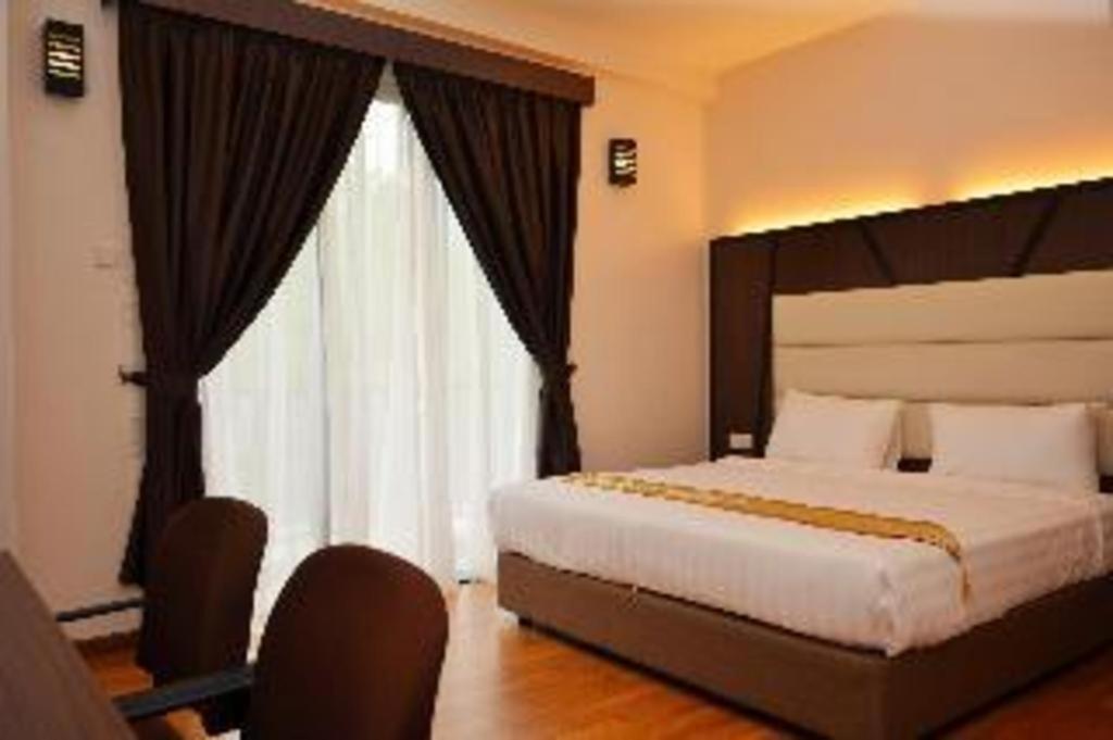 Hotel Grand Baron Taiping Extérieur photo