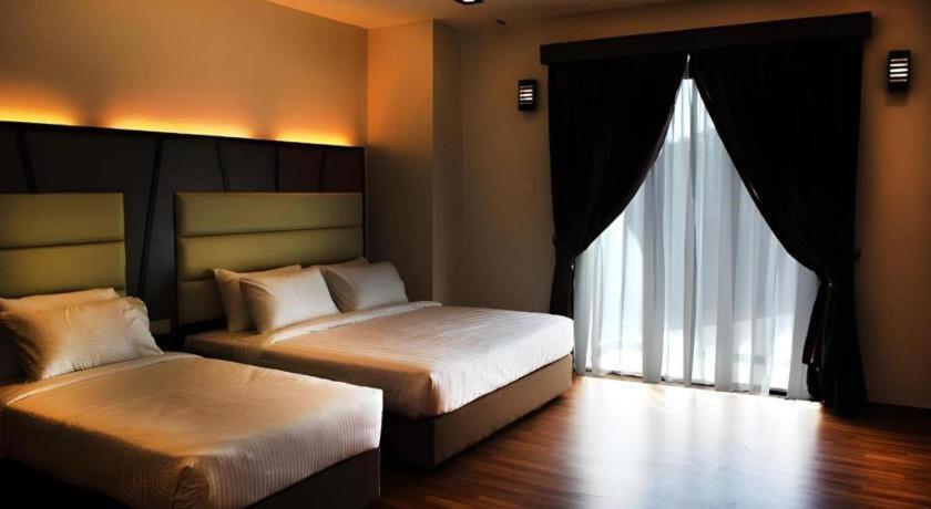 Hotel Grand Baron Taiping Extérieur photo