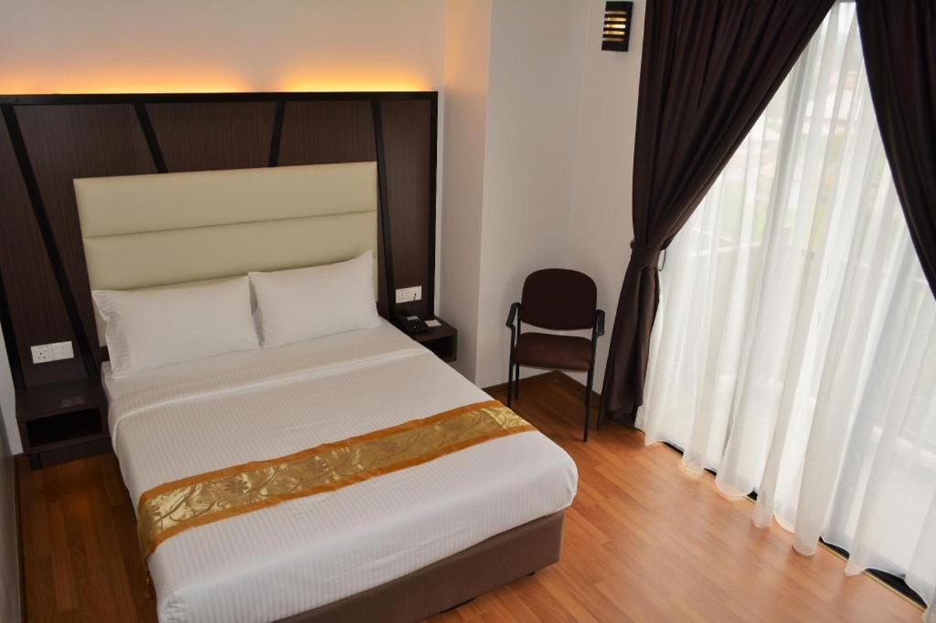 Hotel Grand Baron Taiping Extérieur photo