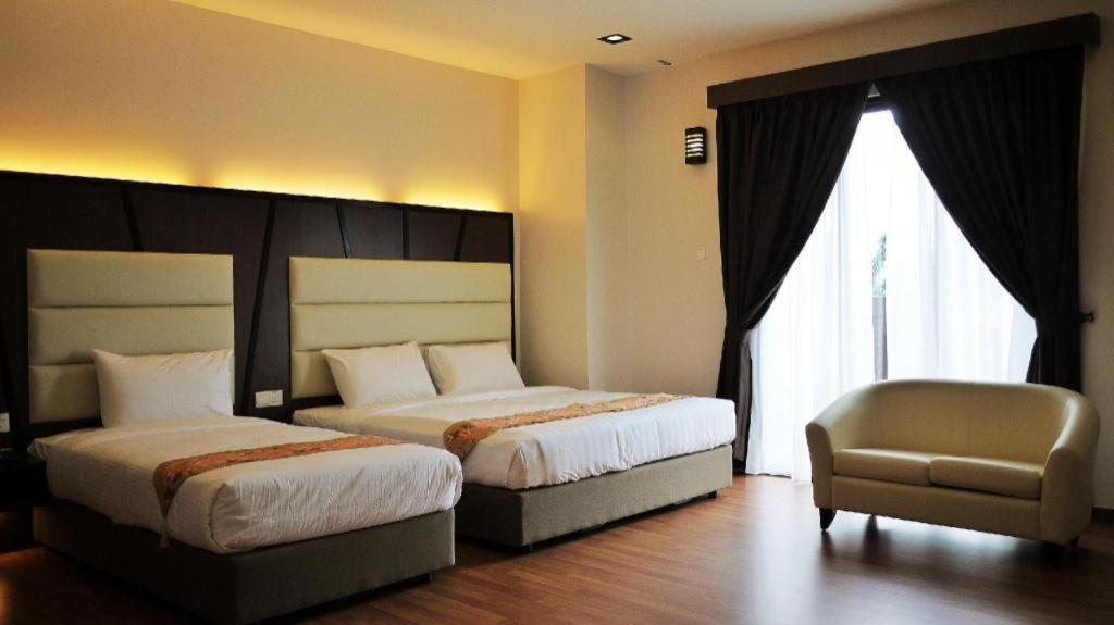Hotel Grand Baron Taiping Extérieur photo
