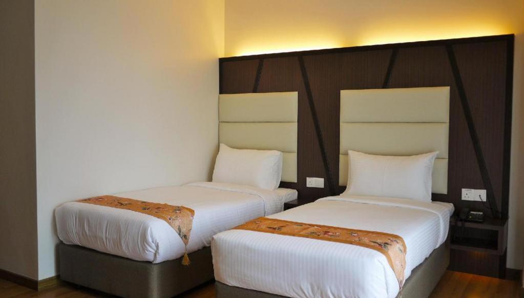 Hotel Grand Baron Taiping Extérieur photo