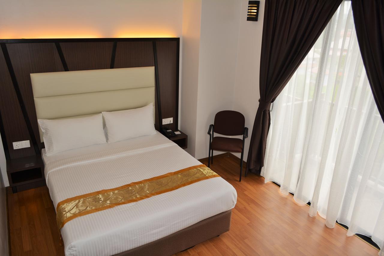Hotel Grand Baron Taiping Extérieur photo