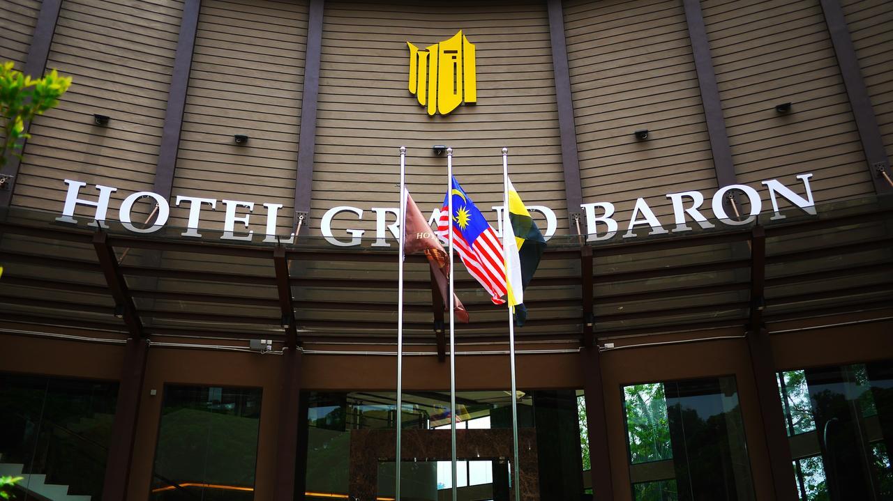 Hotel Grand Baron Taiping Extérieur photo